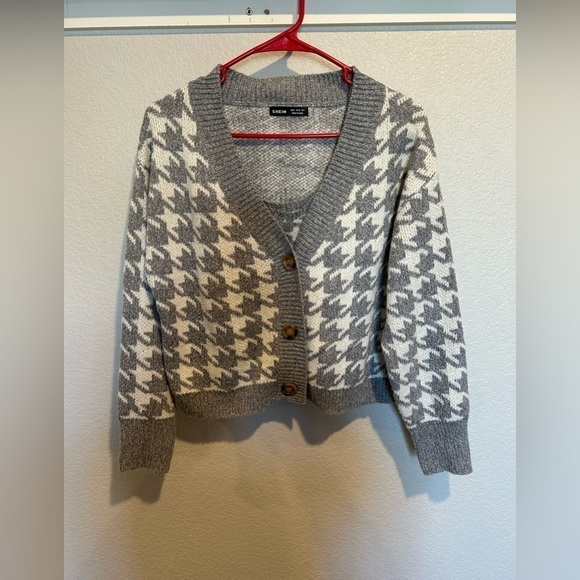 SHEIN Sweaters - B11.06 SHEIN Cardigan Set Houndstooth Tank Sweater Gray/White S